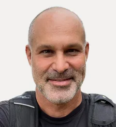 Portrait of Eric Chavez, MD